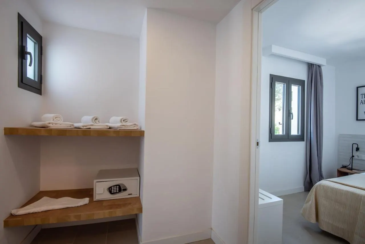 Apartamentos Es Pujols - Emar Hotels 0*,  Spain