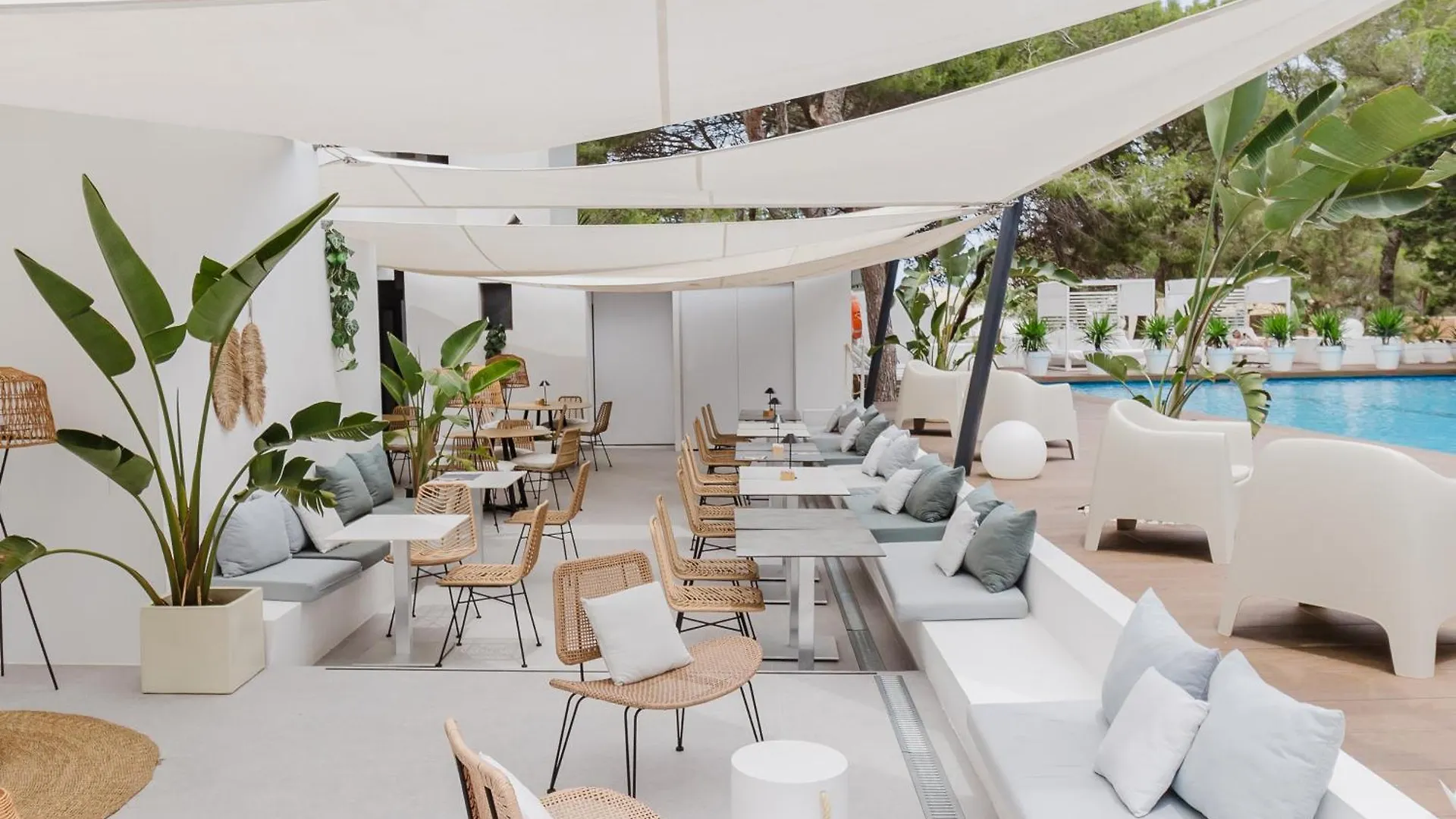 Apartamentos Es Pujols - Emar Hotels Apartment