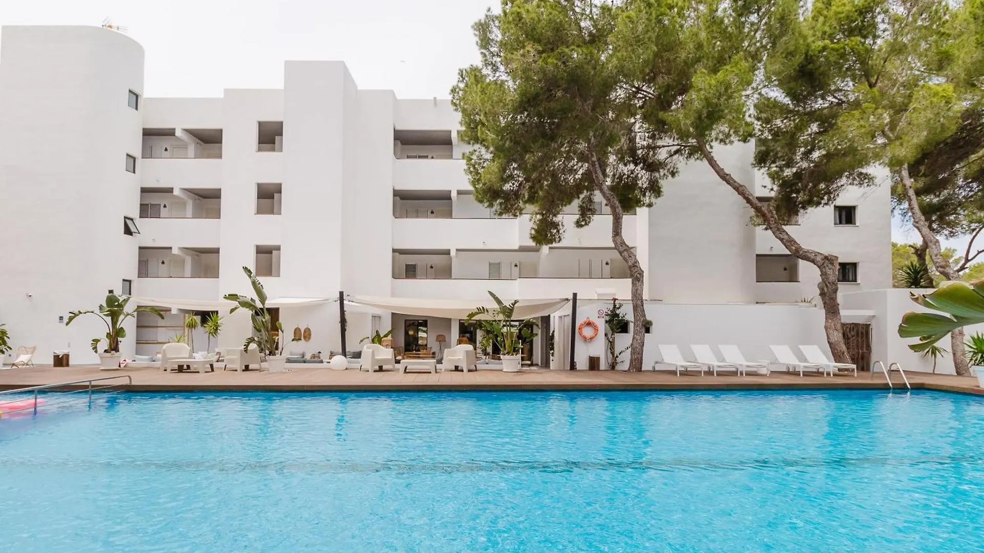 Apartamentos Es Pujols - Emar Hotels